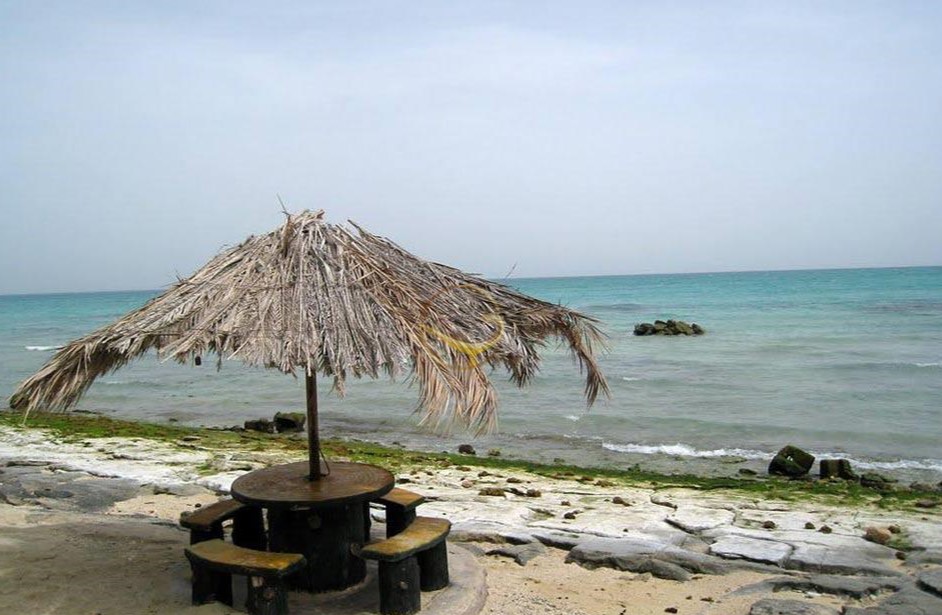 آلاچیق ساحلی در پارک میرمهنا کیش